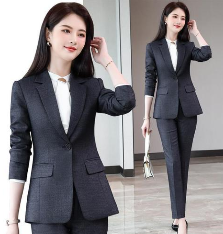 穿西裝配短裙，擋不住少女身材